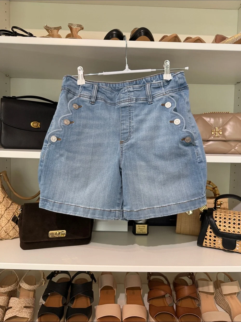 Chico’s pull On Short Light Blue Denim - Picture 1 of 2